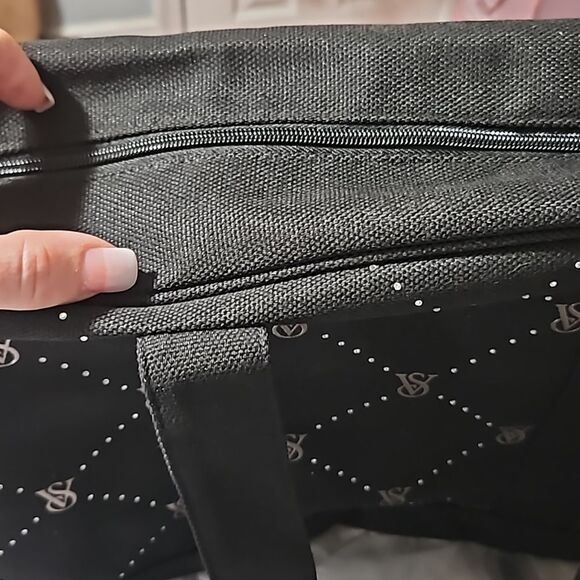 Victoria’s Secret CYBER MONDAY BLING DUFFLE BAG limited edition MSRP $59.95 - Picture 13 of 16
